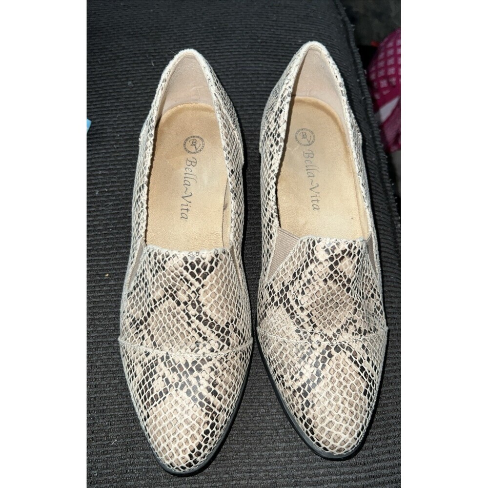Bella Vita Ohara Faux Natural Snake Textured Fabric Upper Loafers Size 7.5M